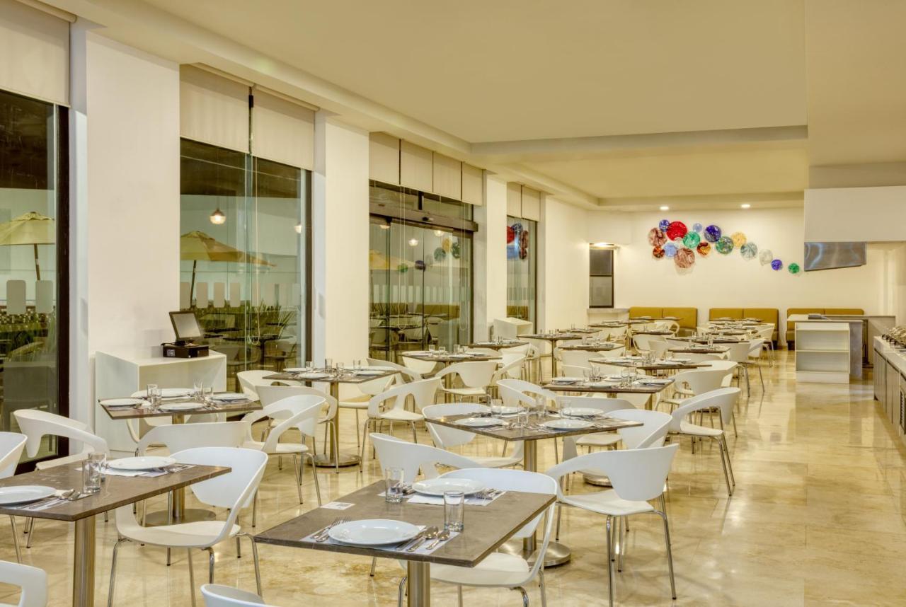 Fiesta Inn Guadalajara Aeropuerto Las Pintas Buitenkant foto